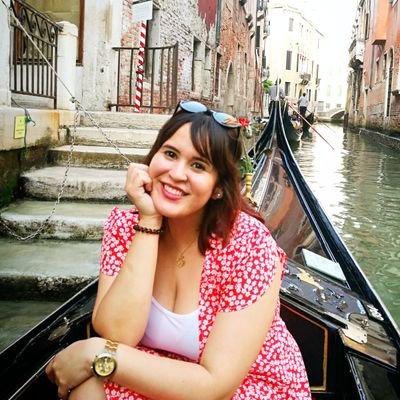 Profile Picture of Gloria Maria Acuña (@GloriaMariaAR) on Twitter