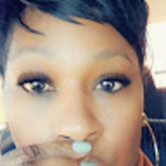Profile Picture of Marilyn Forest (@marilyn_forest) on Poshmark