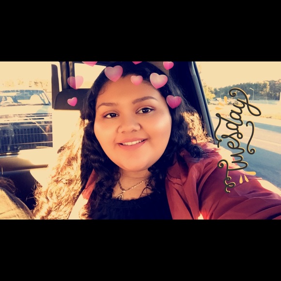 Profile Picture of Agripina Soto (@agripina01) on Poshmark