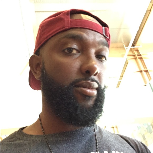 Profile Picture of Victor Morgan (@vicjr84) on Poshmark