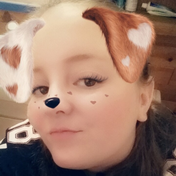 Profile Picture of Mackenzie Borntreger (@mborntreger) on Poshmark