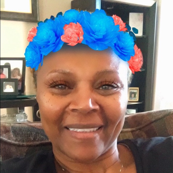 Profile Picture of Genice Taylor-popps (@4gneice) on Poshmark