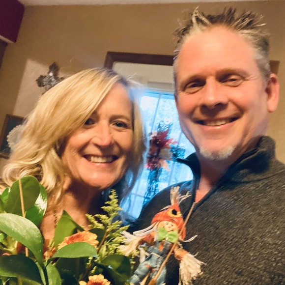 Profile Picture of Joni Neaville (@jneav11) on Poshmark