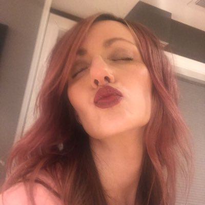 Krista Hallbom - Twitter Profile Picture of Krista Hallbom (@KristaHallbom) on Twitter