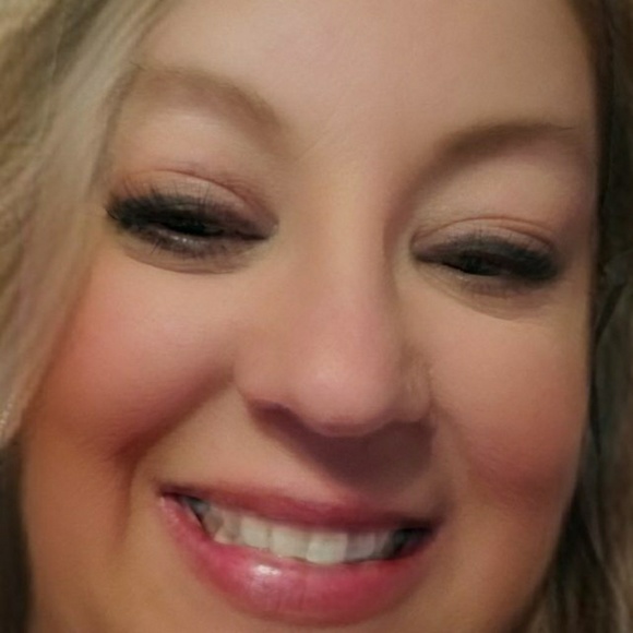 Profile Picture of Jodi Drauschak (@jodi580) on Poshmark