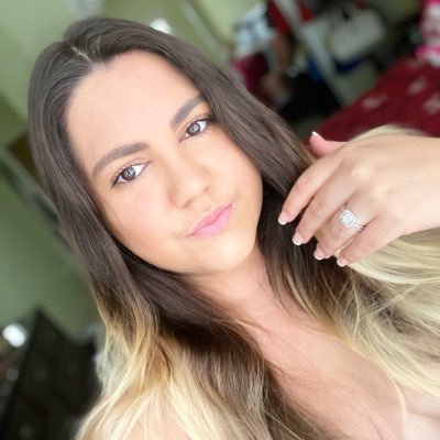 Profile Picture of Jessica Aleman (@love_pinkjess) on Twitter