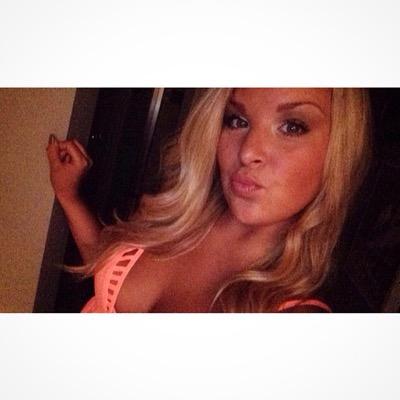 Amanda Craig - Twitter Profile Picture of Amanda Craig (@amandacrayy) on Twitter