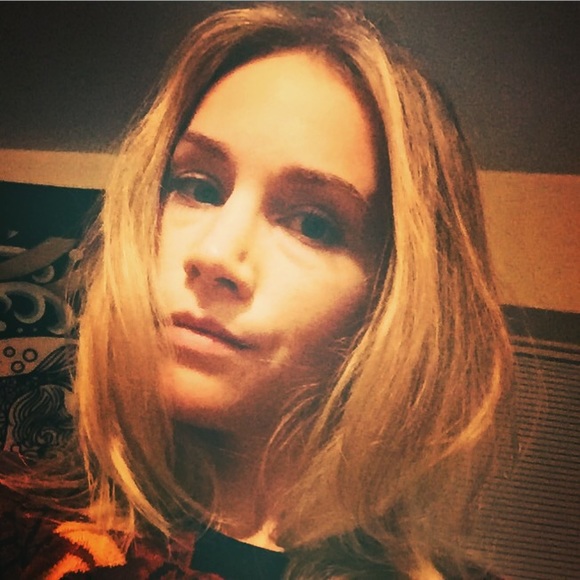 Profile Picture of Janel Olmstead (@janelo26) on Poshmark