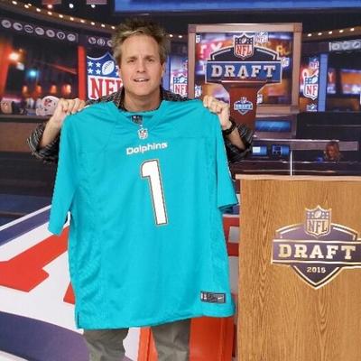 Profile Picture of Jeffrey Schneider (@jeffuscman) on Twitter