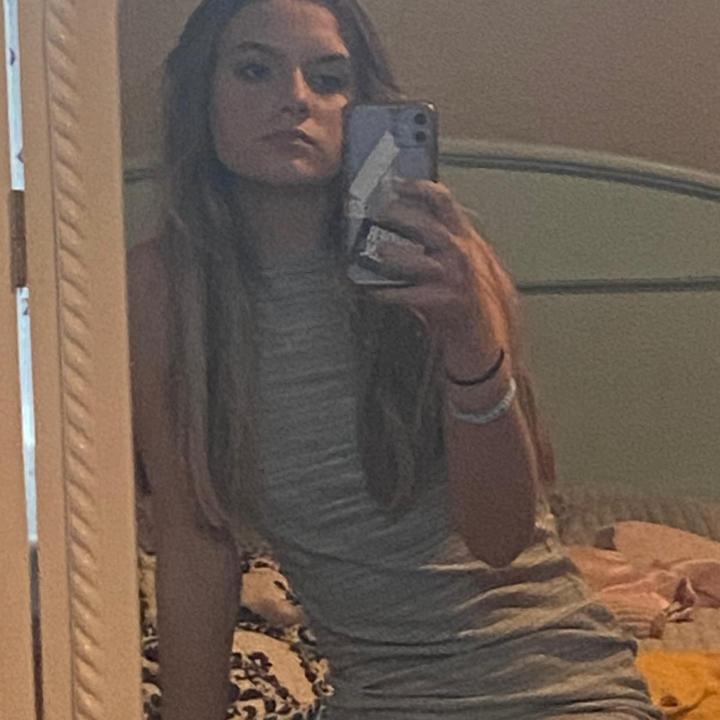 Profile Picture of Chloe🍒🍎🍉🍓 (@chloe.ramey) on Tiktok