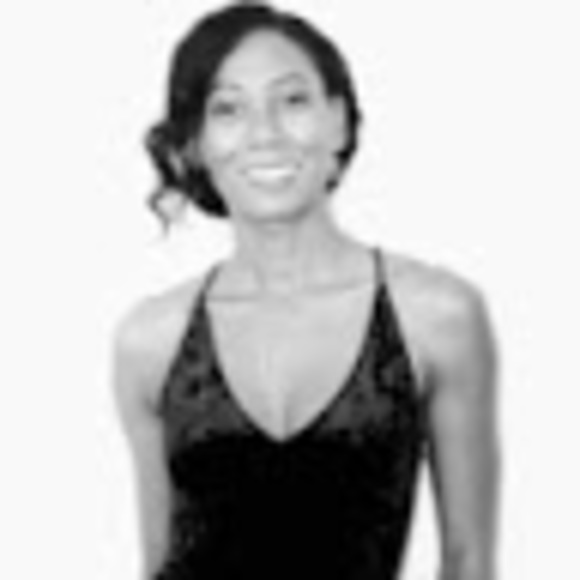 Profile Picture of Renita Matthaeus (@renitamatthaeus) on Poshmark