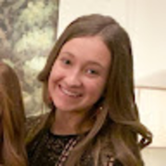 Profile Picture of Elyse Erdman (@elyseerdman05) on Poshmark