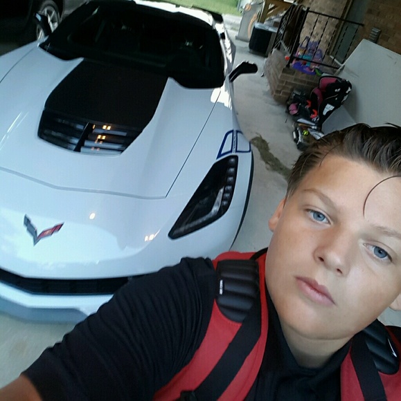 Mark Meland - Poshmark Profile Picture of Mark Meland (@dizzle_13) on Poshmark