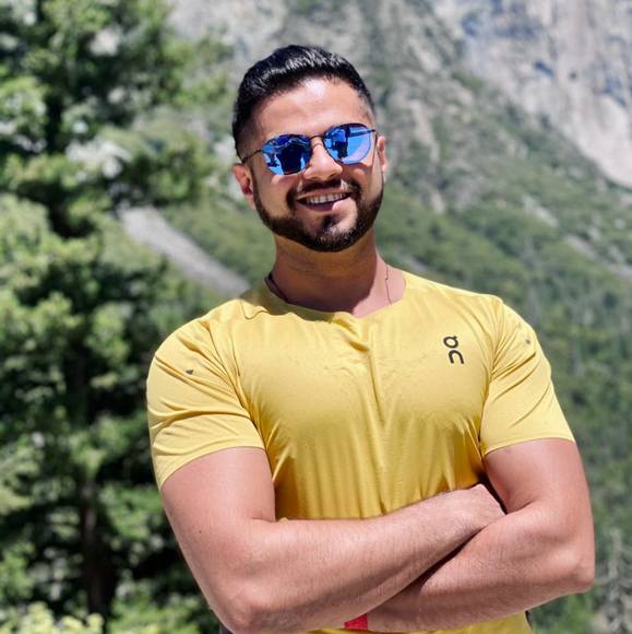 Profile Picture of Umer Khan (@um3rkh4n) on Poshmark