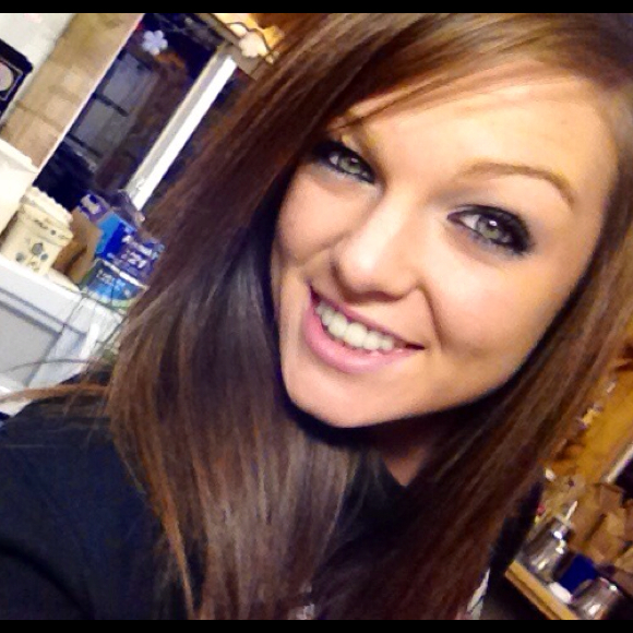 Profile Picture of Katelin M (@katiejo95) on Poshmark