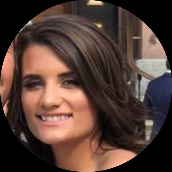 Profile Picture of Lea Jamison (@leajamison) on Poshmark