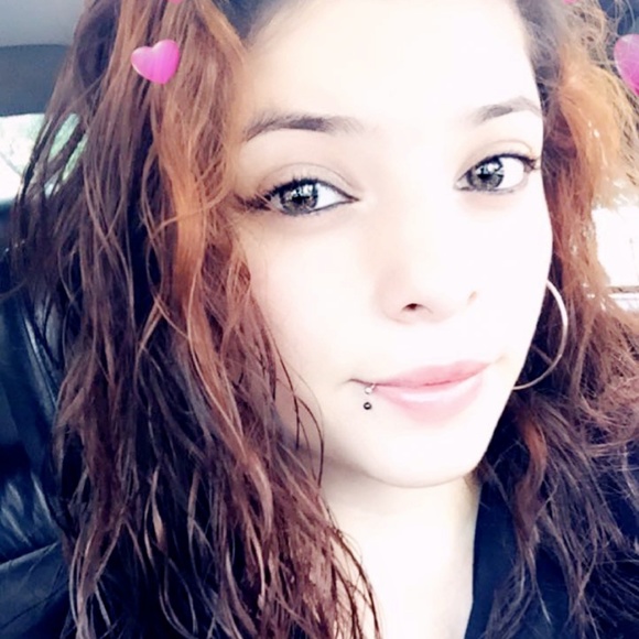 Profile Picture of Yoselin Castrejon (@alexavier18) on Poshmark