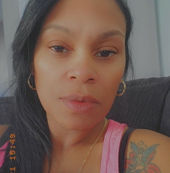 Profile Picture of Gretsin Consuegra (@gretsinc) on Poshmark