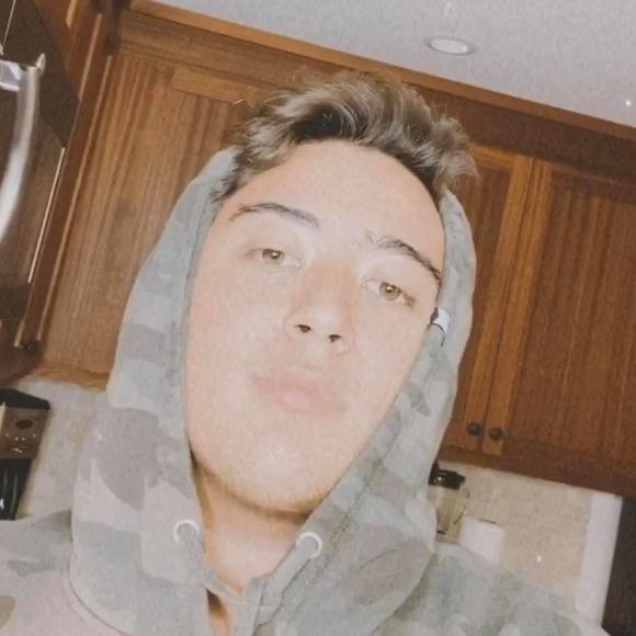 Profile Picture of Keawe Alapai (@keawealapai) on Poshmark