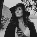 Profile Picture of Jenna🌿Natural Light Photog 📸 (@flint_feather_photography) on Instagram