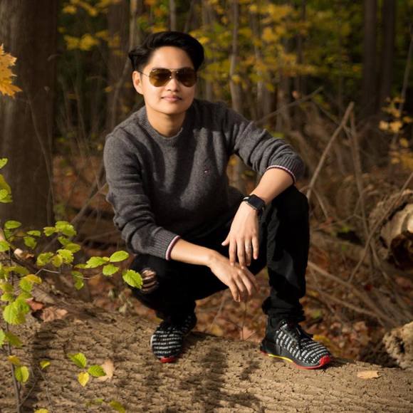 Profile Picture of Vhic Sison (@vhicsison) on Poshmark