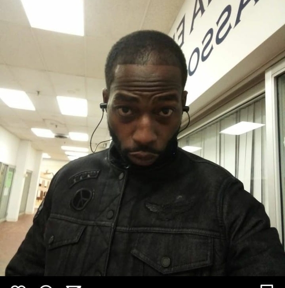Profile Picture of Mike Reid (@tolucyreid) on Poshmark