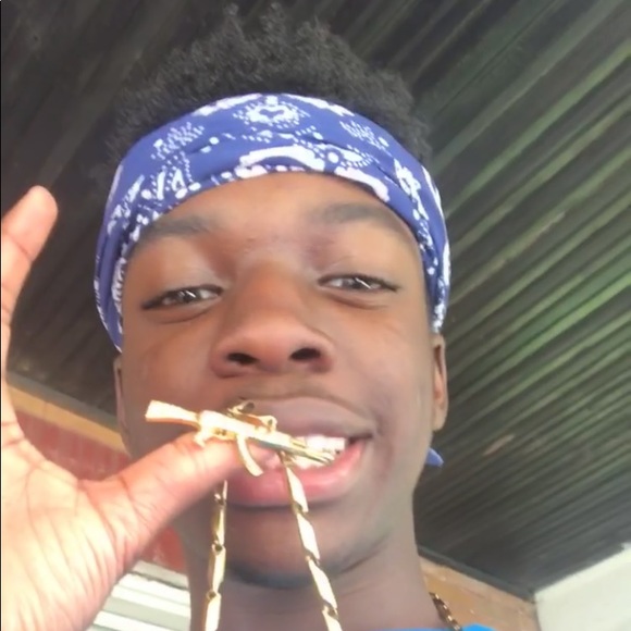 Profile Picture of Curtis Coleman (@gloxzhidden) on Poshmark