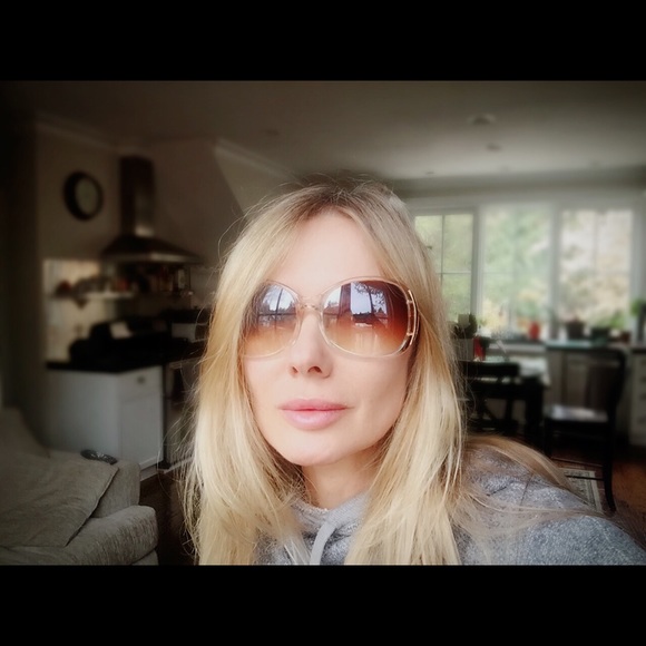 Profile Picture of Barbara Walsh (@baskam) on Poshmark