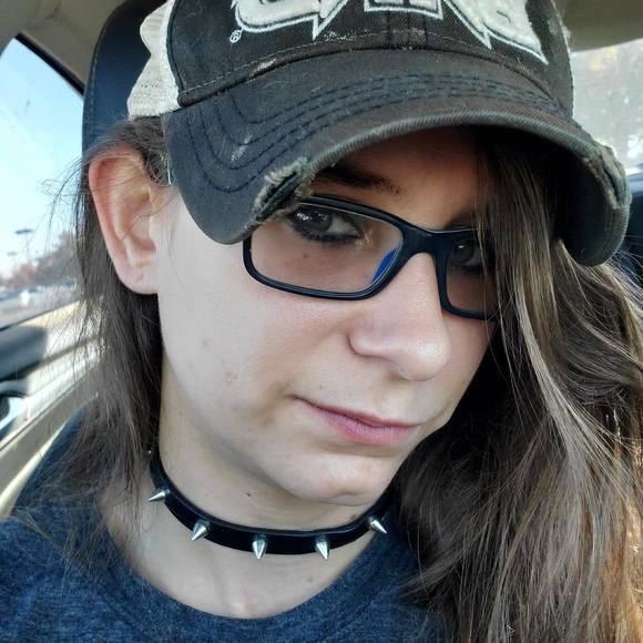 Profile Picture of Sammi Lippoldt (@arachne92) on Poshmark