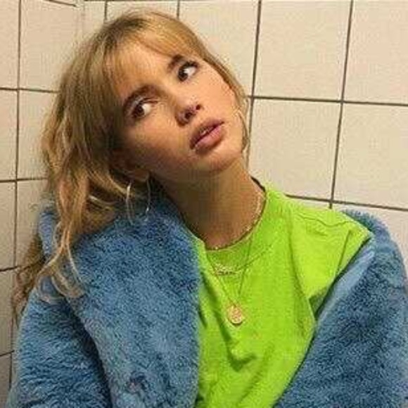 Profile Picture of Daniel Smith (@magedwina) on Poshmark