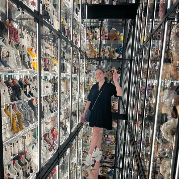 Profile Picture of Caitlyn Clark (@caitlyncclark) on Poshmark
