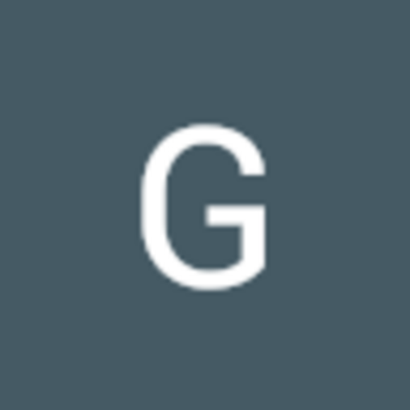 Profile Picture of Gloria Cinelli (@glcin143) on Poshmark
