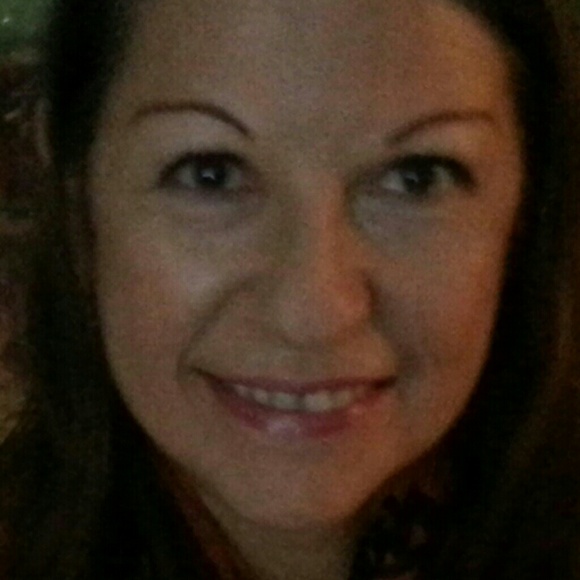 Profile Picture of Chechi Balta (@chechi5) on Poshmark