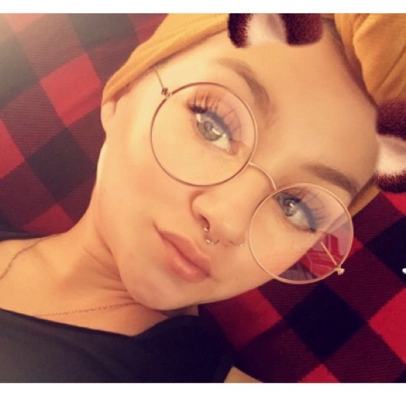 Profile Picture of Haley Cain (@hmadison3) on Poshmark