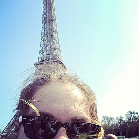 Profile Picture of Sarah Popek (@popesss) on Poshmark