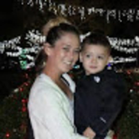 Profile Picture of Jessica Lakins (@jessica_lakins) on Poshmark