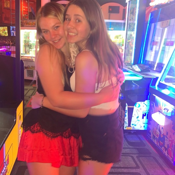 Profile Picture of Gable George (@gablegeorge) on Poshmark