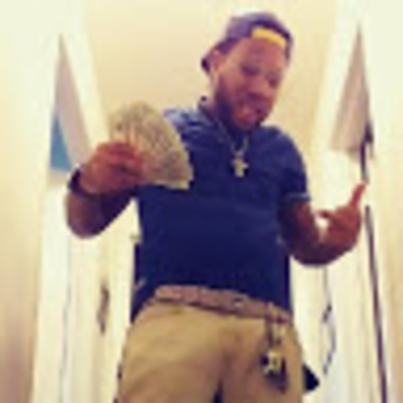Profile Picture of Karl Bridgewater (@karlbridgewater) on Poshmark
