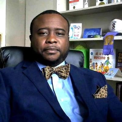 Profile Picture of Dr. Devin L. Robinson (@devinlrobinson1) on Twitter