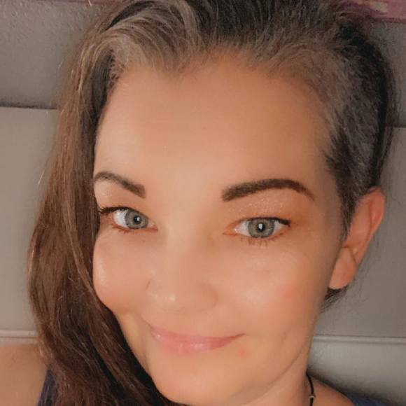 Profile Picture of Tara Celeste (@taracstrunk) on Poshmark