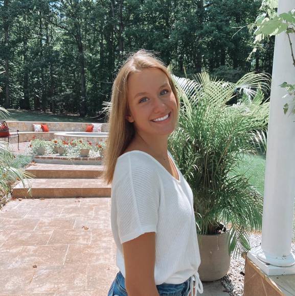 Profile Picture of Kirsten Miskowski (@kmiskowski) on Poshmark