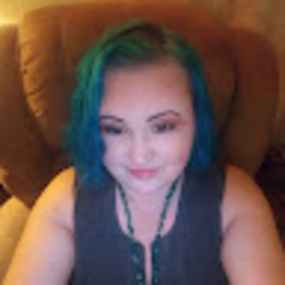 Profile Picture of Dani Best (@dabmomma18) on Poshmark