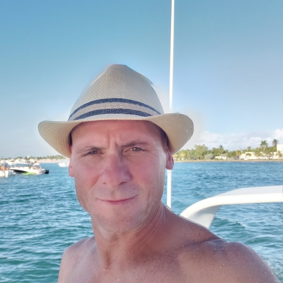 Profile Picture of Gary Hinds (@ghinds7) on Poshmark