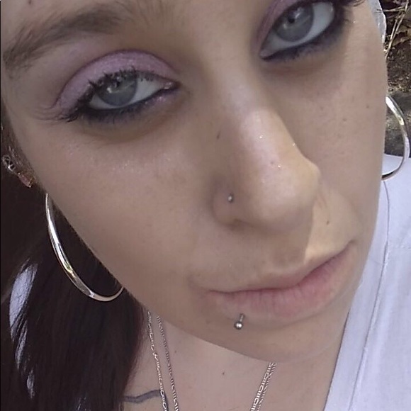 Profile Picture of Brianna Noland (@breezzy202) on Poshmark