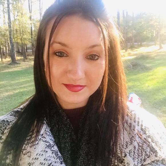 Profile Picture of Krystal Bowling (@k_achord19) on Poshmark