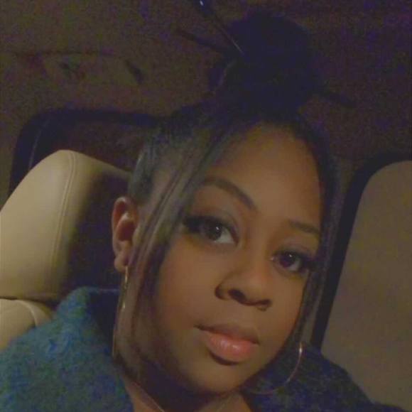 Profile Picture of Jasmine Peebles (@jtanae) on Poshmark