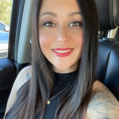Profile Picture of Amber (@Amberb_writes) on Twitter