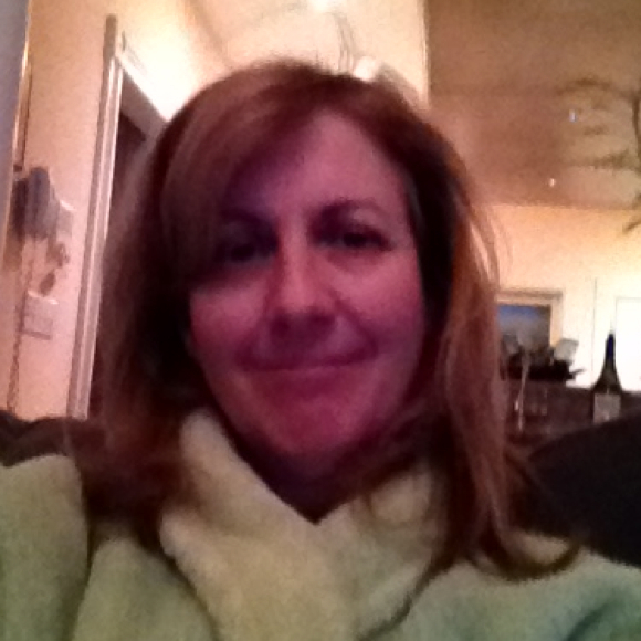 Profile Picture of Cheryl Auerbach (@cherylauerbach) on Poshmark