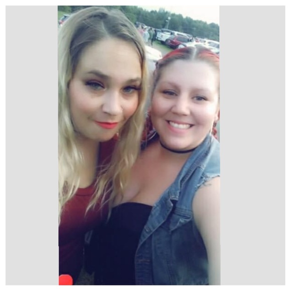 Profile Picture of Jennifer Haley (@jenniferhale428) on Poshmark