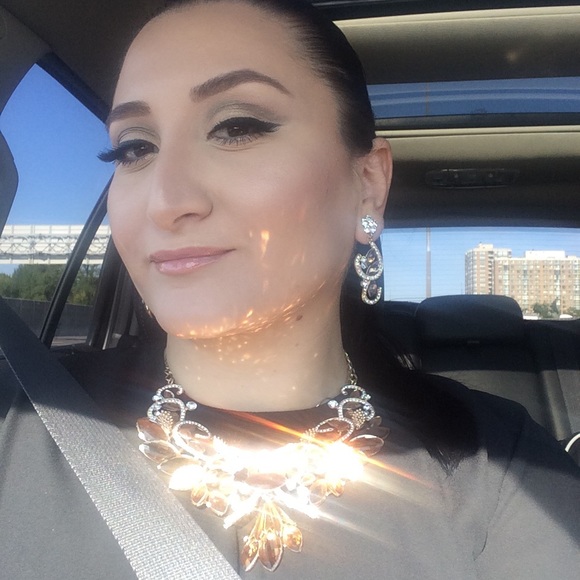 Profile Picture of Roba Assi (@robaassi) on Poshmark